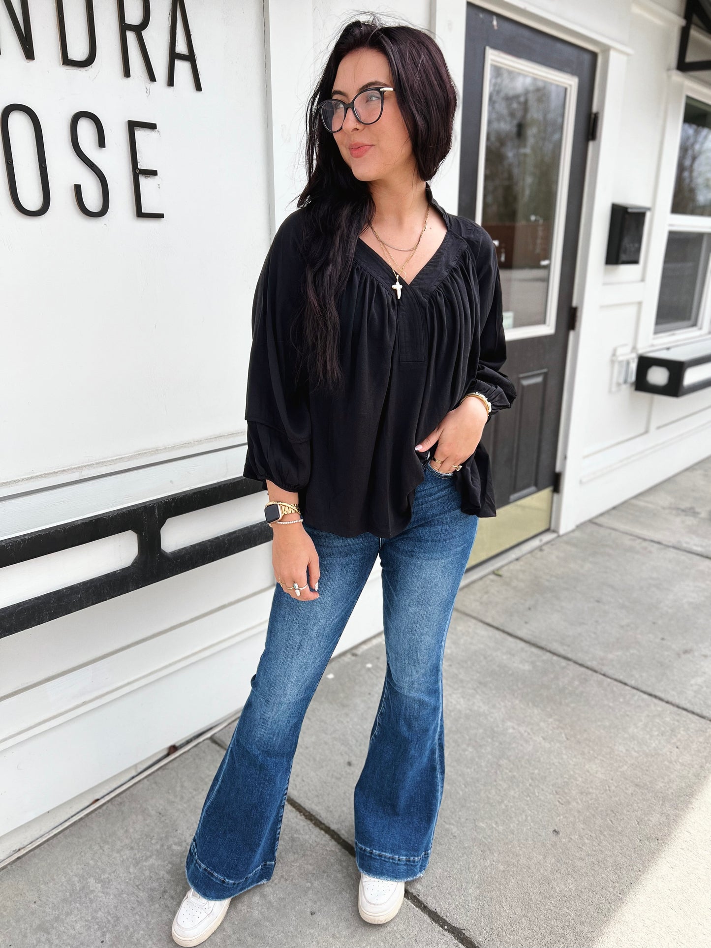 Livvy V Nck Puffed Sleeve Blouse- BLK