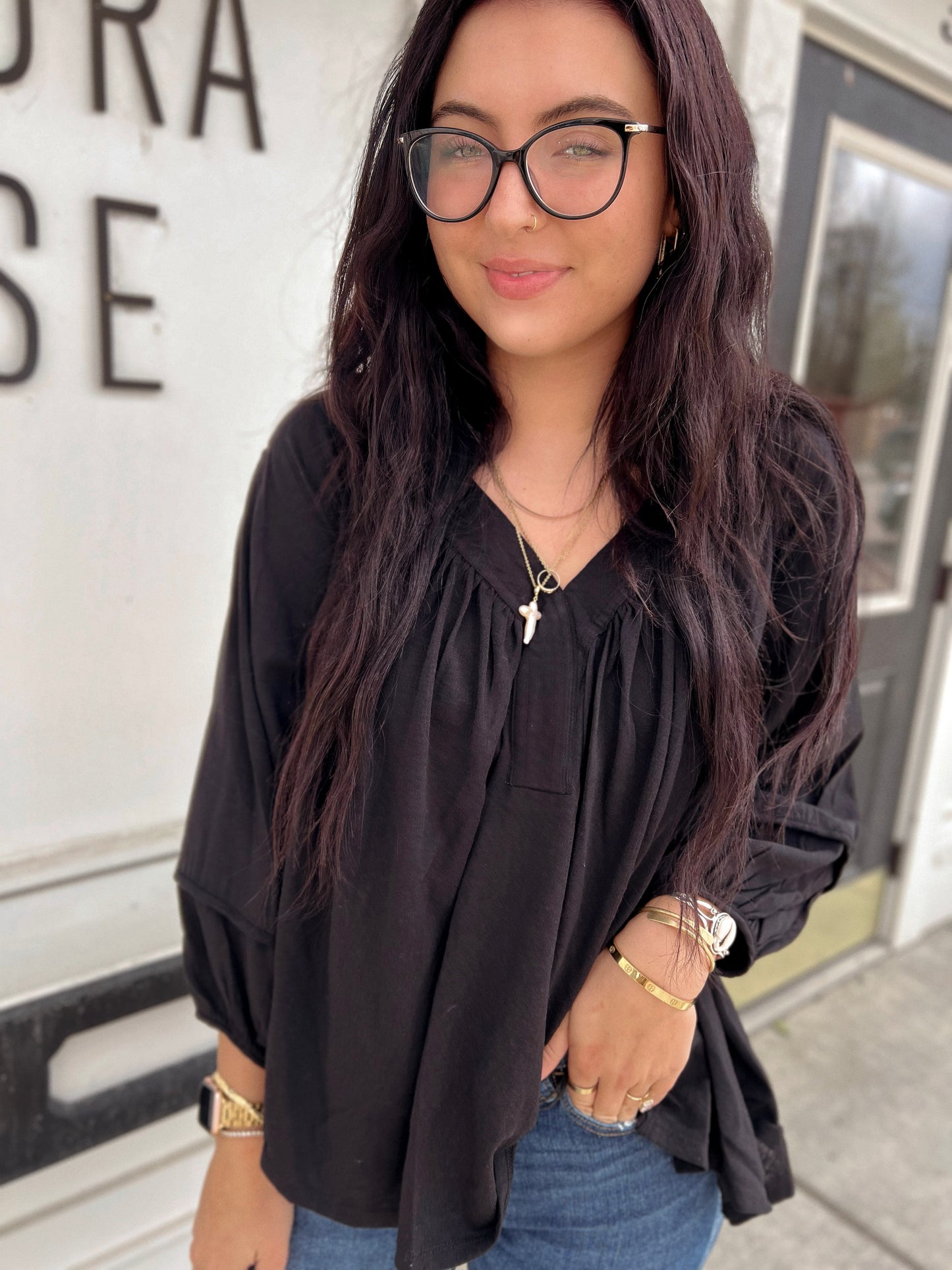 Livvy V Nck Puffed Sleeve Blouse- BLK