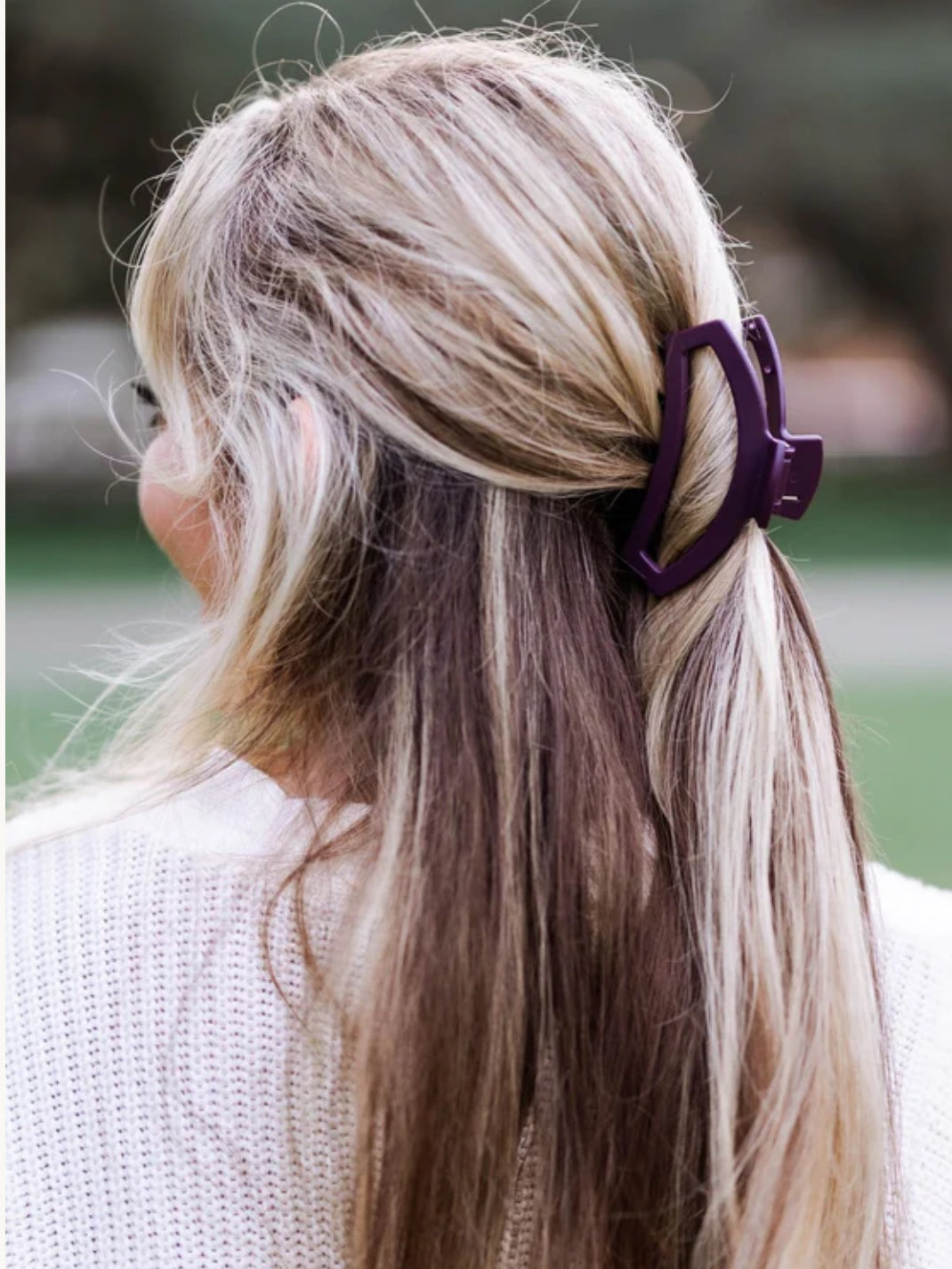 Open Burgundy Bliss Medium Hair Clip