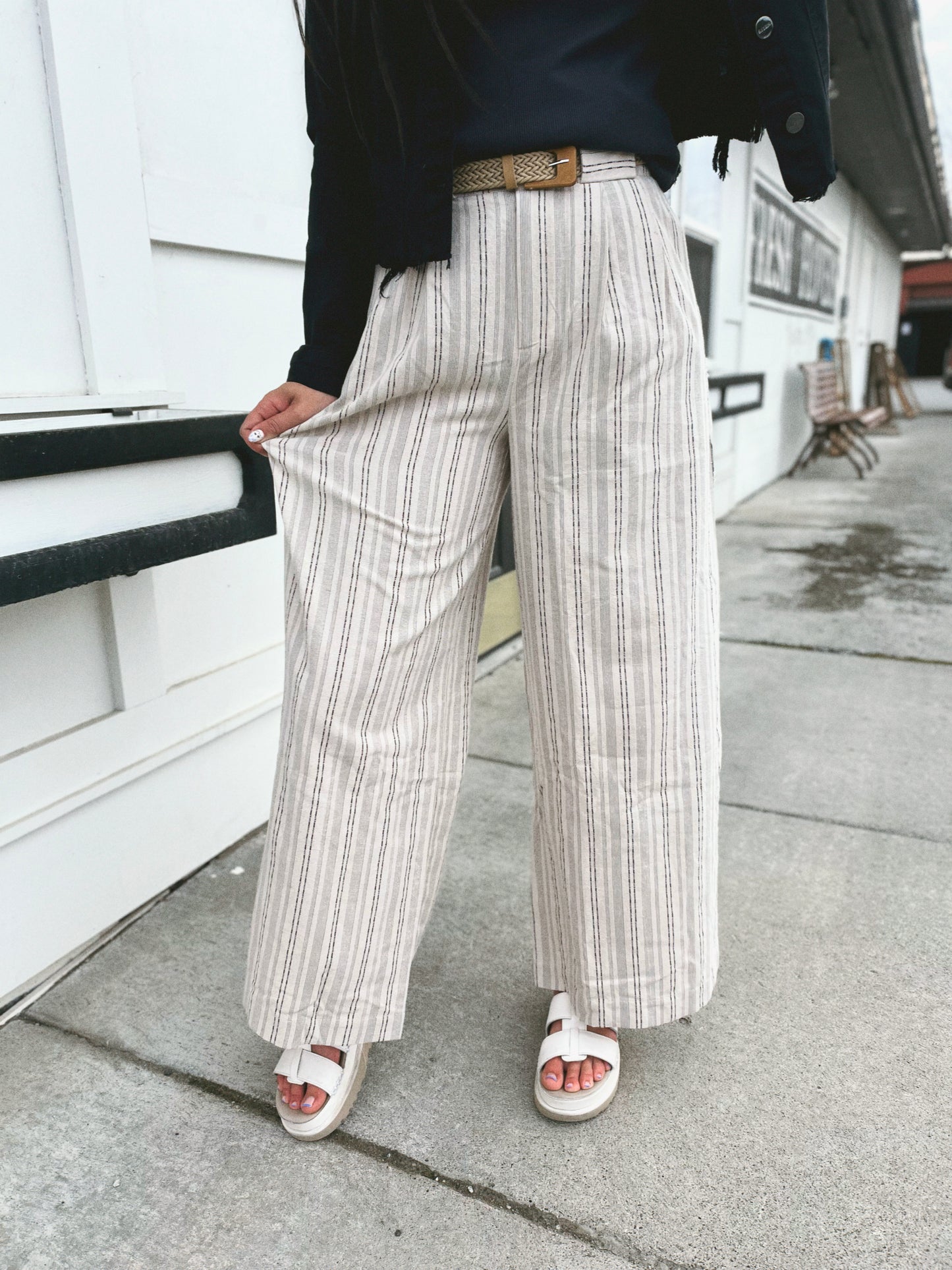 Alix Stripe Woven Belted Wide Leg Pant- BLK/ Natural