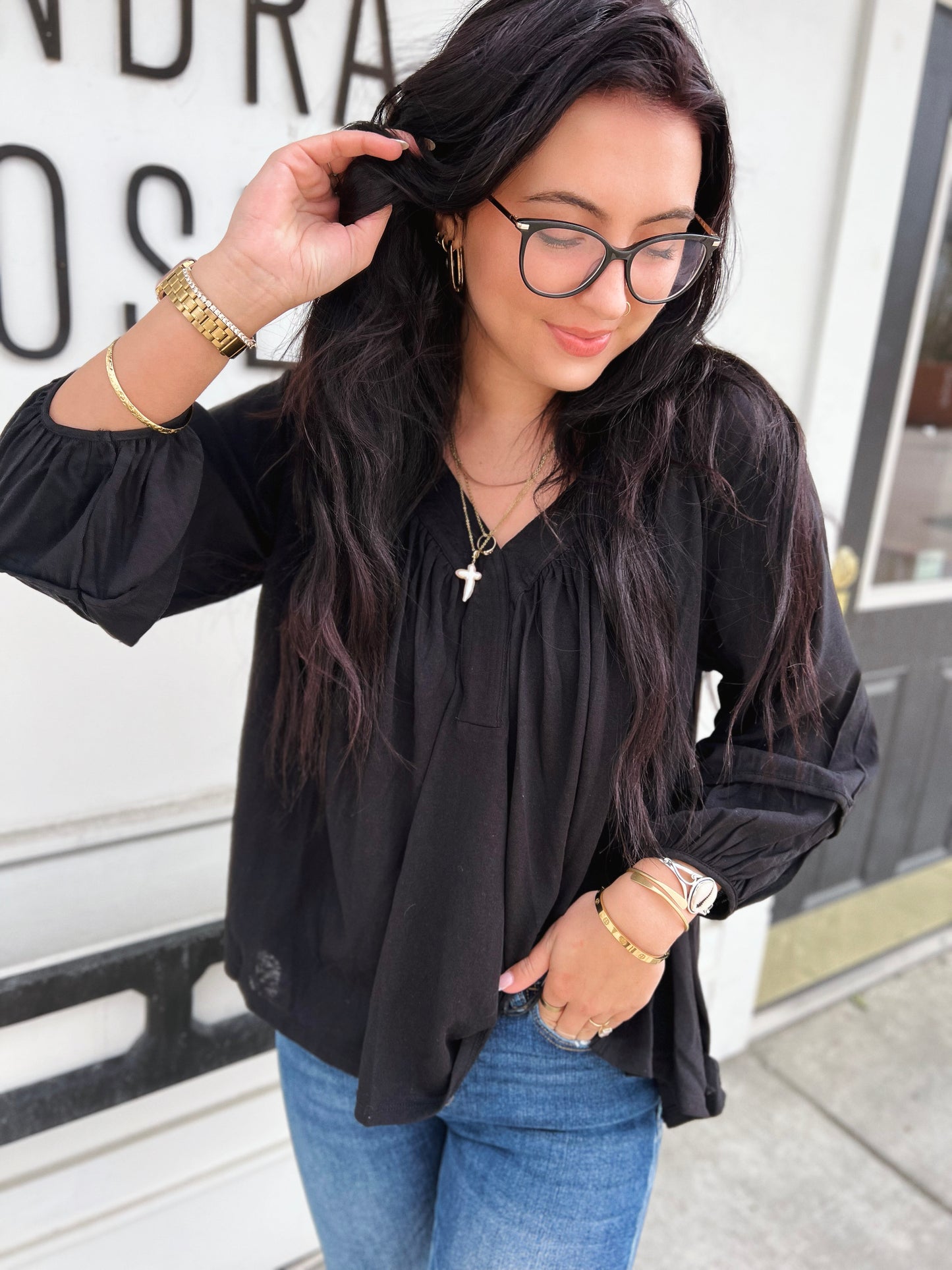 Livvy V Nck Puffed Sleeve Blouse- BLK