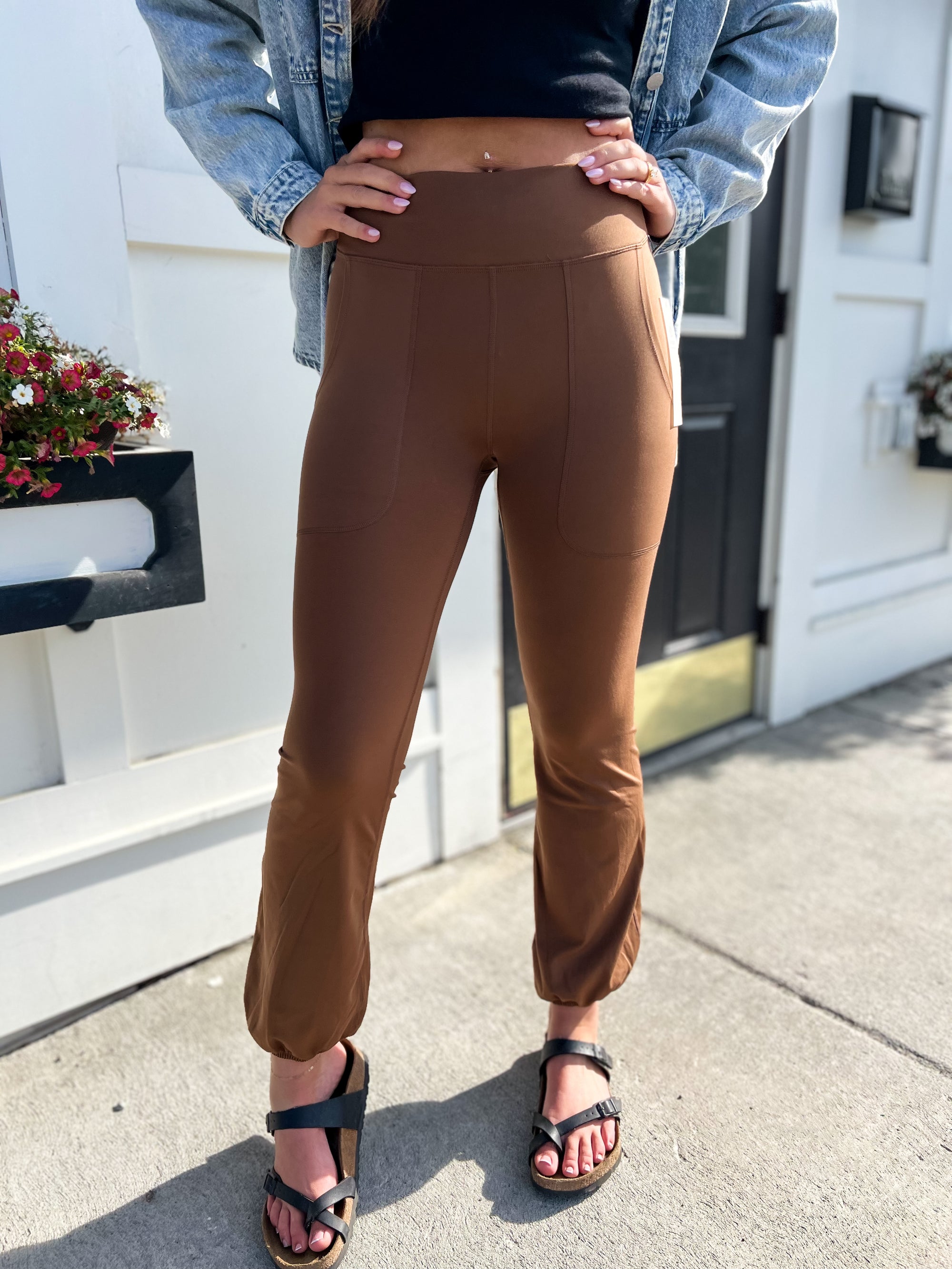 Just Go With It Bubble Hem Legging- Cocoa Dust